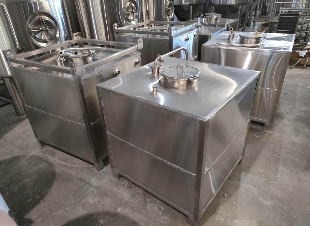 <b>20BBL Brewhouse and 10bbl Cube tanks on the way to Canada</b>